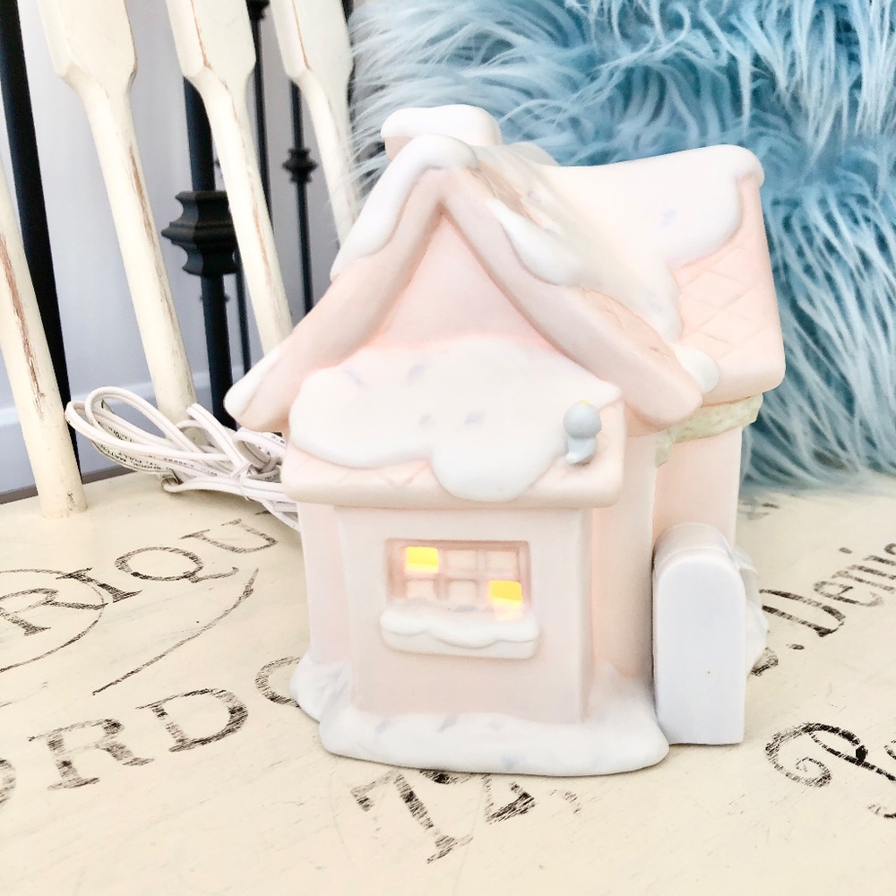 Precious Moments, Lighted Post Office, Vintage 1998, Very Nice Condition - Picture 4 of 11